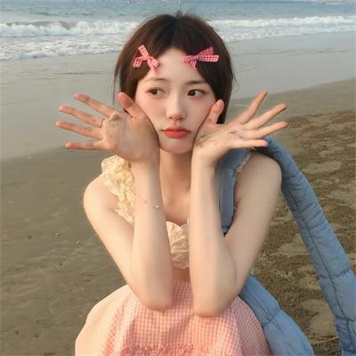 她来自胡志明市